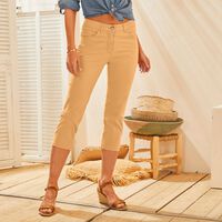 Afslankende en modellerende broek